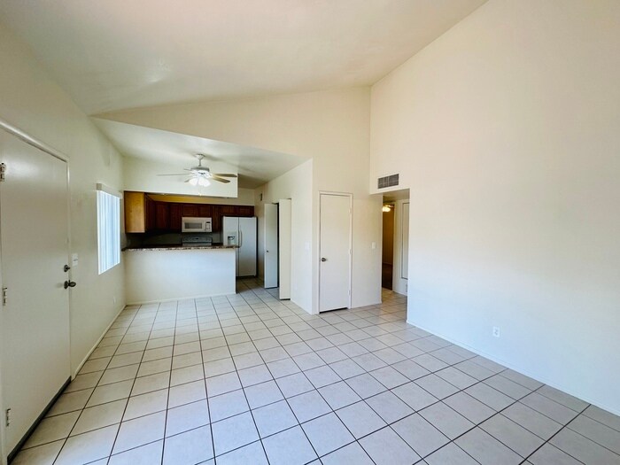 Building Photo - 3231 E Presidio Rd