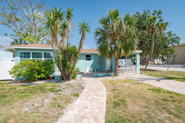Building Photo - Fully Renovated Beachside Beauty – Walk to...