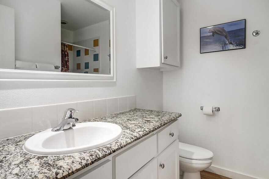 Building Photo - 2120 Eleventh Street-SI ID1023198P