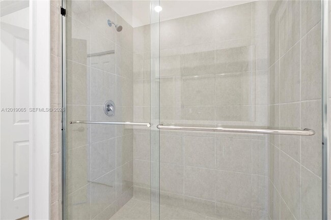 Building Photo - 4957 Oakmont Dr