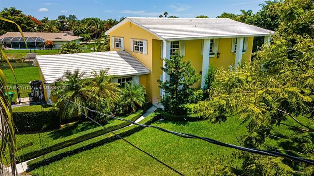 Building Photo - 11401 SW 72nd Plz