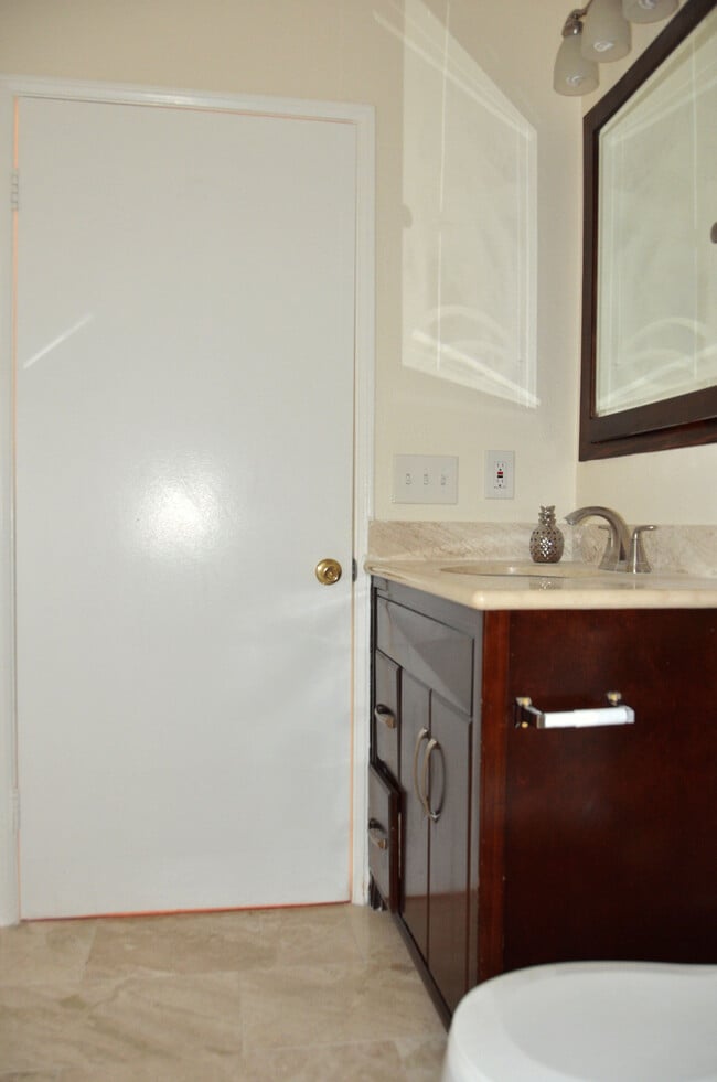 Building Photo - 5646 La Mirada Ave