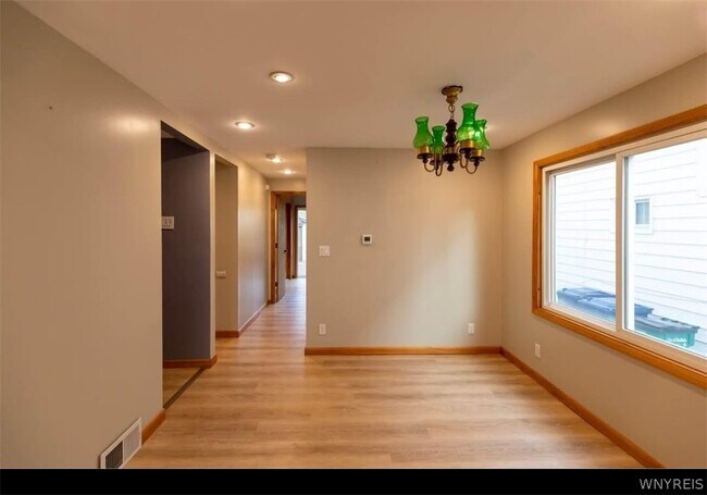Building Photo - 19 Hobmoor Ave
