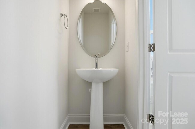 Building Photo - 3224 Drift St