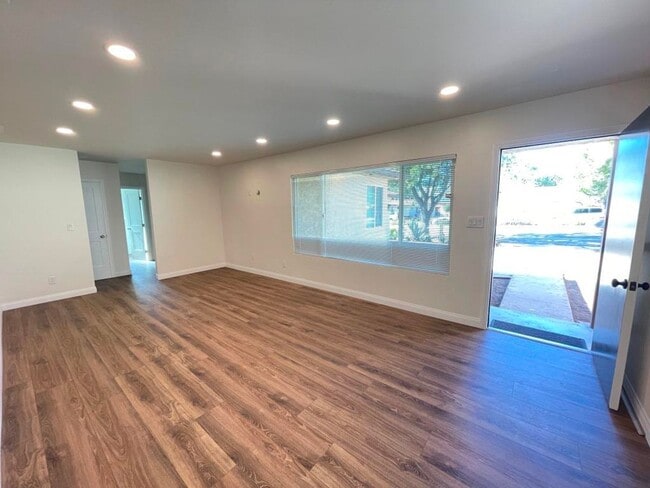 Building Photo - Like New Inside! Remodeled 3bd/2ba House In Desirable Allied Gardens Neighborhood