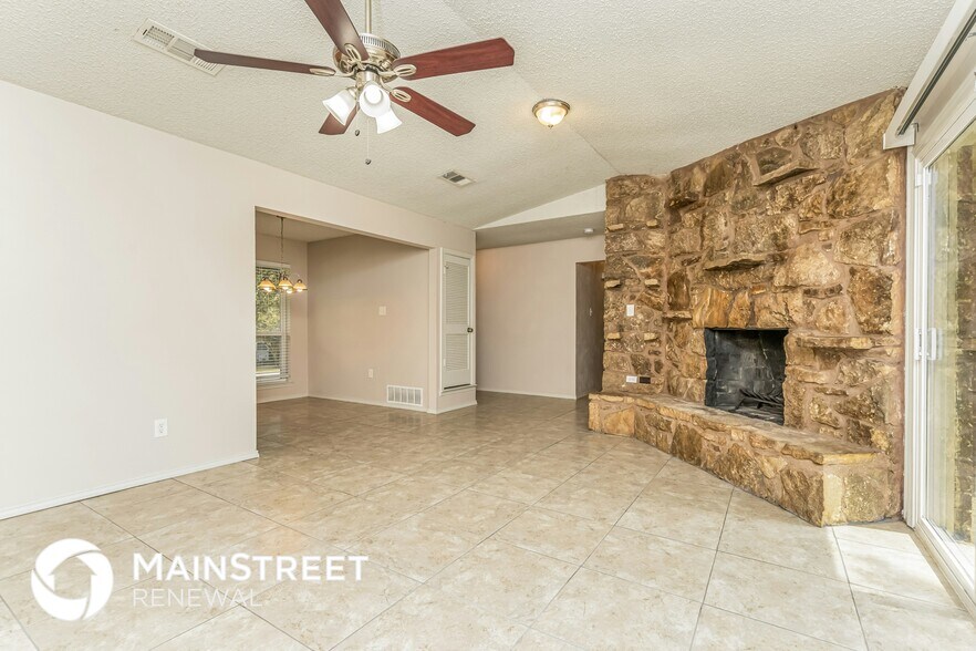 Building Photo - 332 Glenhaven Dr