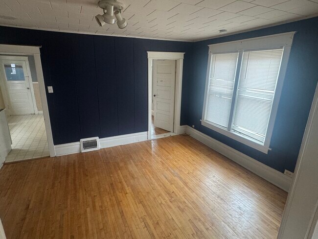 Building Photo - 420 Grand Ave