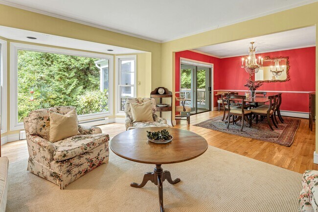 Building Photo - 261 Linden Tree Rd