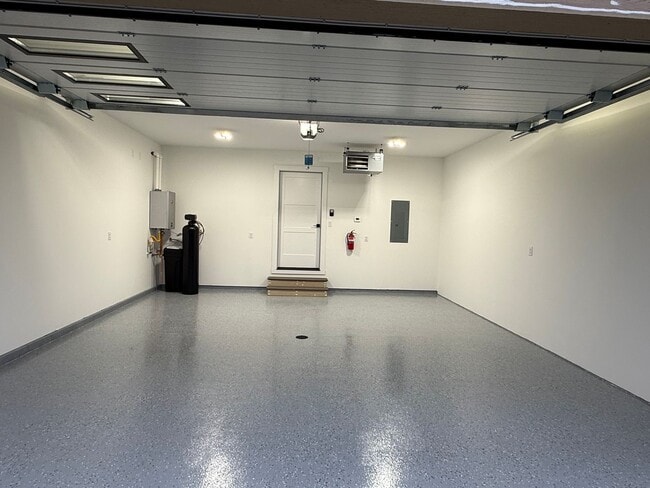 Building Photo - 336 Ashbrook Dr