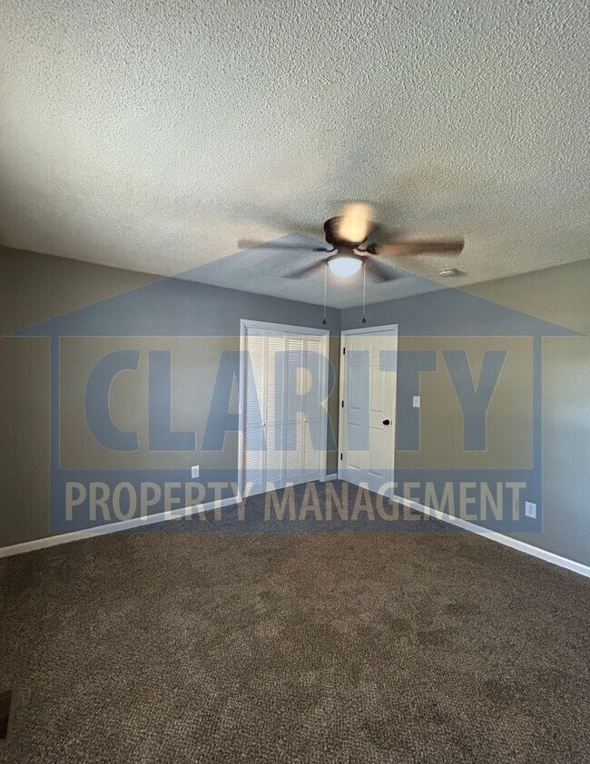 Building Photo - Three bedroom ranch-style home!