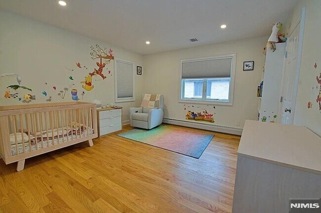 Building Photo - 2408 Hammett Ave