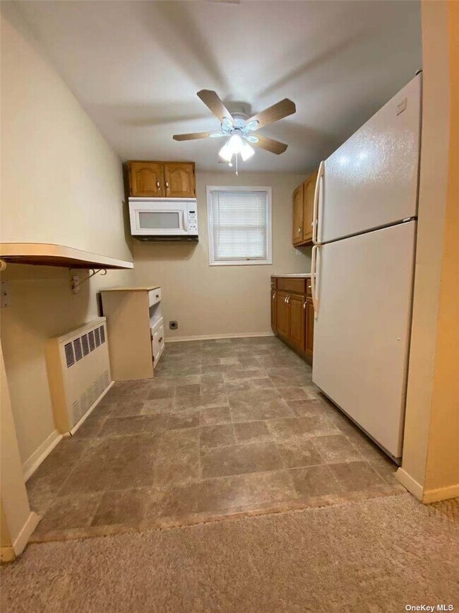 Building Photo - 17 Florence Ave