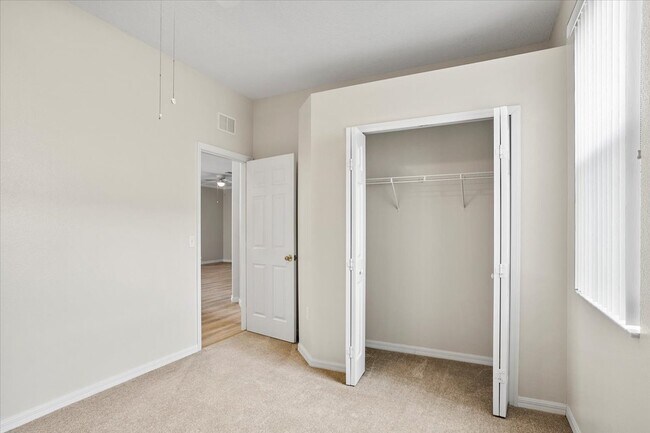 Building Photo - 15234 Searobbin Dr