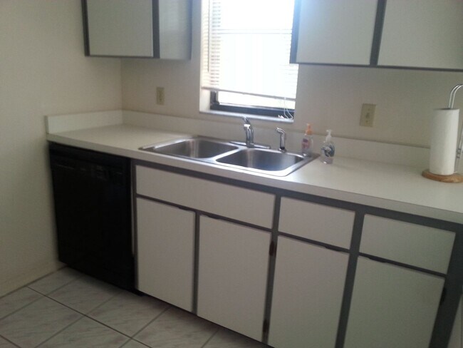Building Photo - 6170 W Pinedale Cir