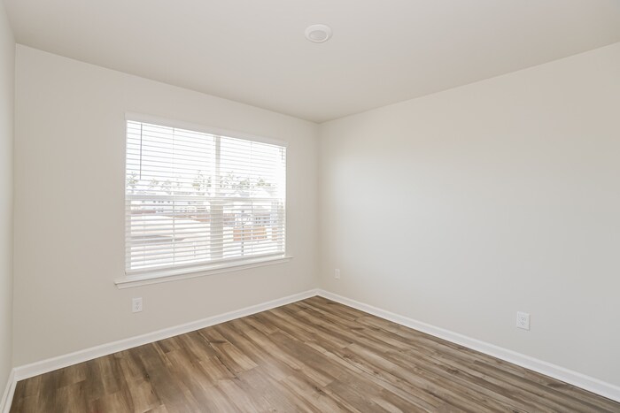 Building Photo - 467 Navona Dr