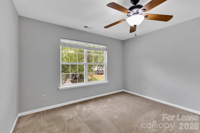 Building Photo - 11054 Dixie Hills Dr
