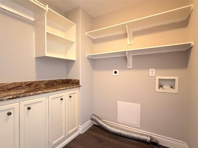 Building Photo - 5124 Carefree Dr