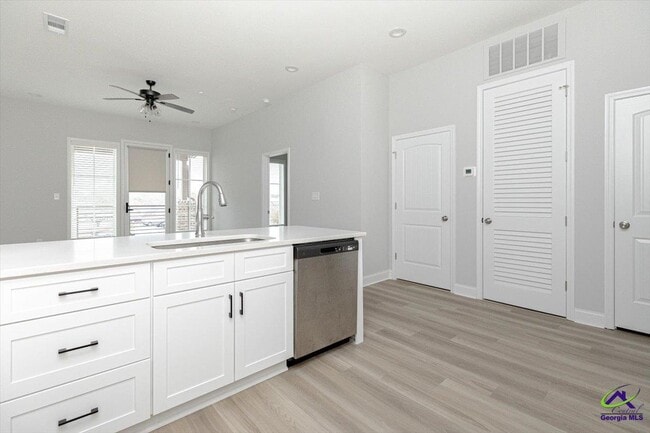 Building Photo - 1009 Northside Dr