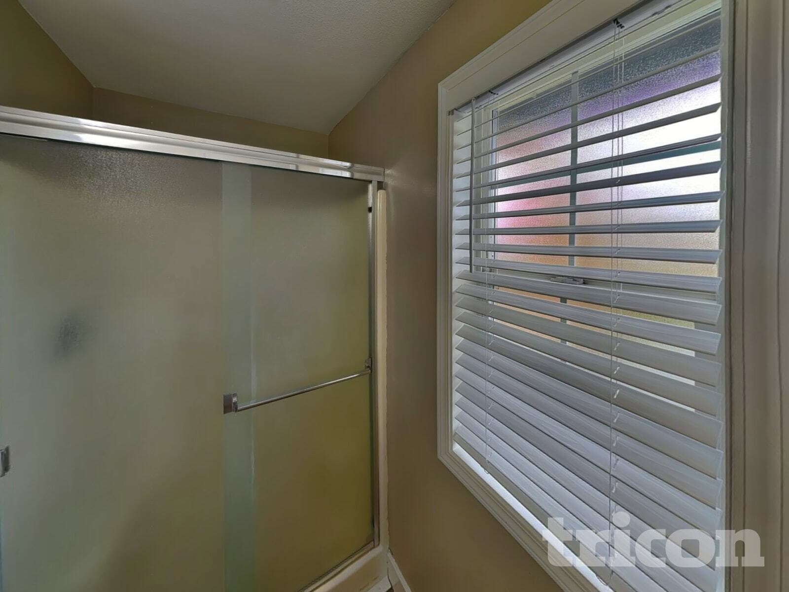 Building Photo - 16209 NE 12th St