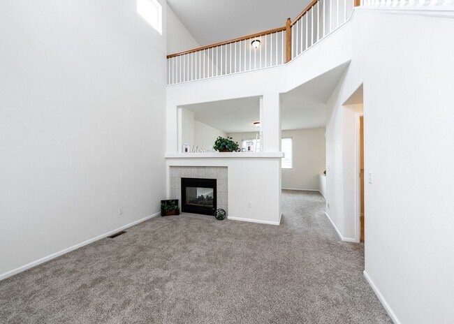 Building Photo - Lovely Home on East Side Near Military bas...