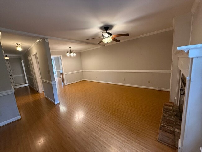 Building Photo - Available Mid-May - Beautiful 2 Bed 2 Ba Townhome in an Amazing West-Raleigh Location!