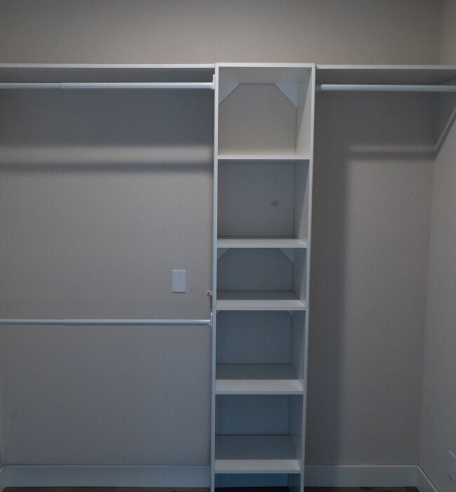 Building Photo - 14526 Garden Rd