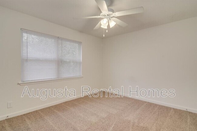 Building Photo - 2905 Arrowhead Dr
