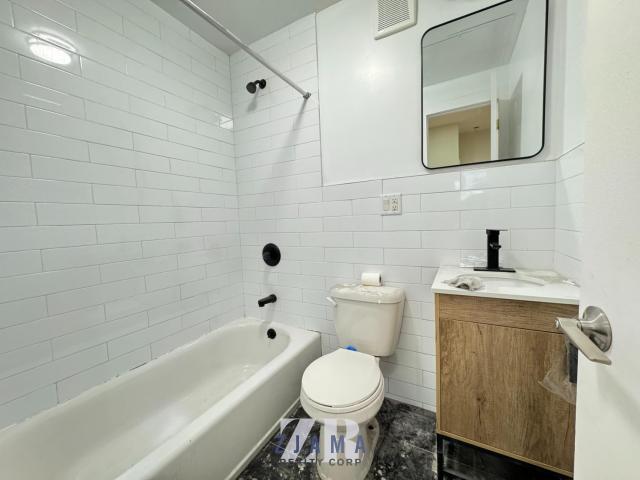 Building Photo - 2 bedroom in Brooklyn NY 11226