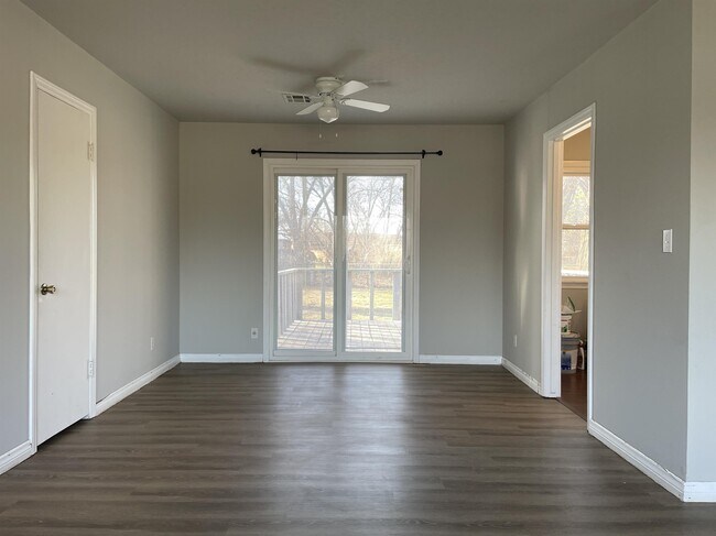 Building Photo - 616 Sherwood Dr