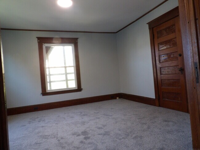 Building Photo - 172 Woodland St