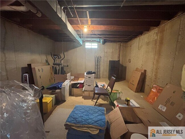 Building Photo - 514 Sayre Dr