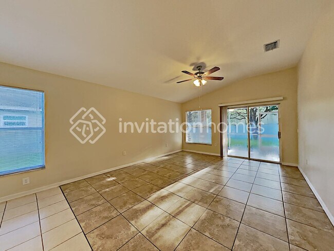 Building Photo - 5511 Lake Leta Blvd