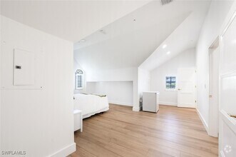 Building Photo - 888 10th St S