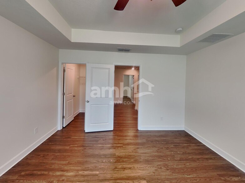 Building Photo - 8571 Highfield Ave