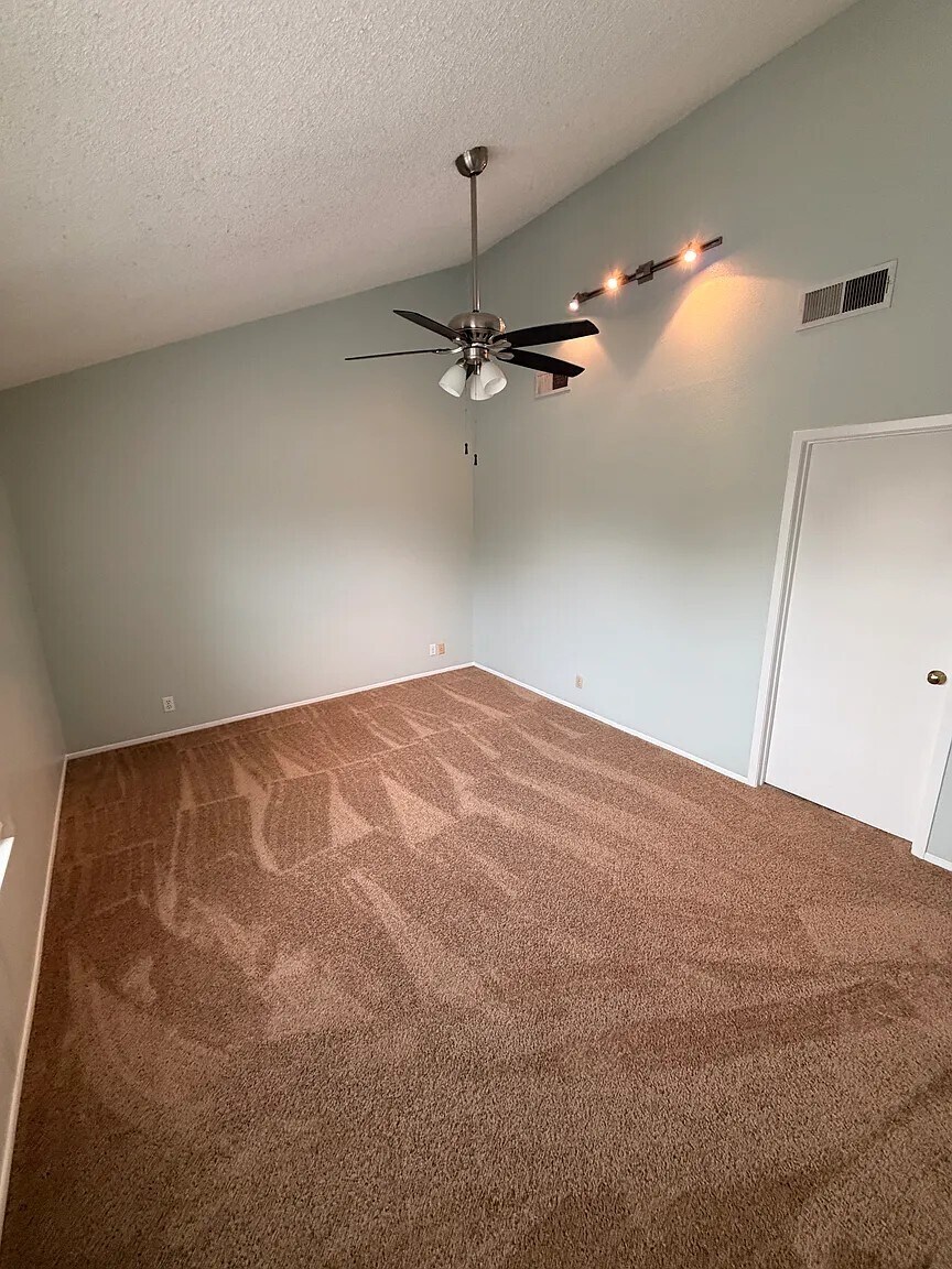 Building Photo - 13616 Dutch Myrtle