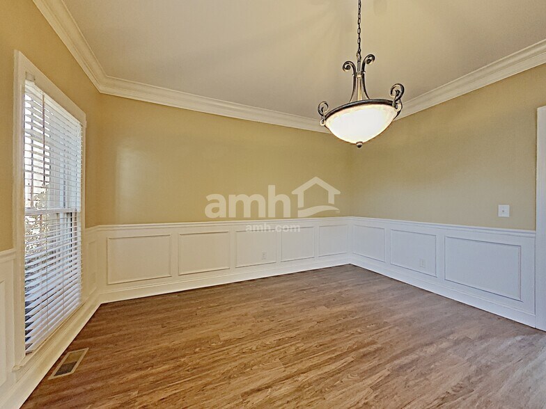 Building Photo - 2710 Marilyn Ct