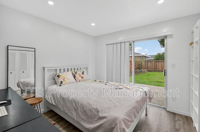 Building Photo - 6120 Westview Way