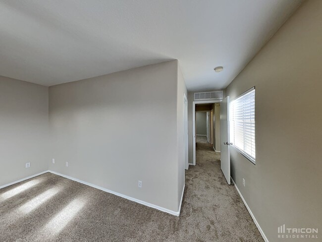 Building Photo - 2618 S Devonna Ln