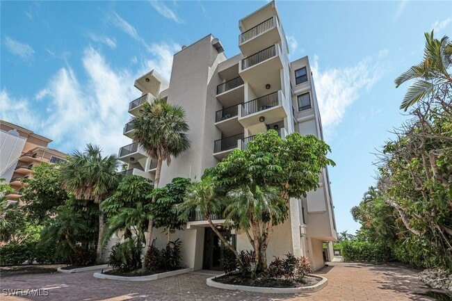 Primary Photo - 10562 Gulf Shore Dr
