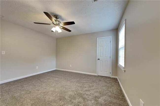 Building Photo - 3115 Pond Ridge Trail