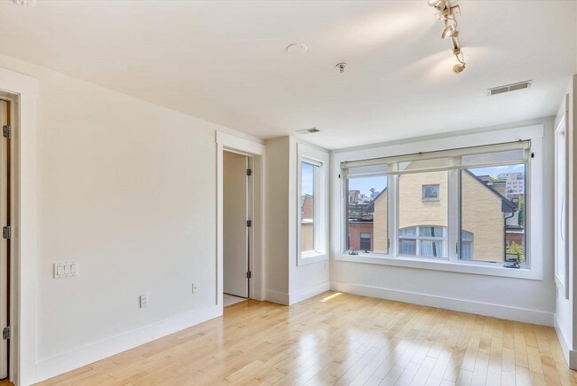 Building Photo - 1830 18th St NW