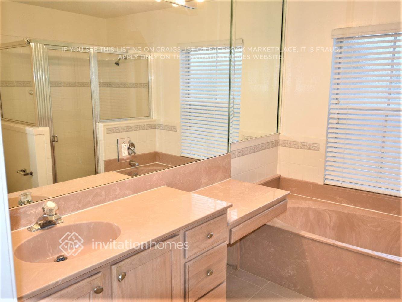 Building Photo - 10658 Pelican Dr