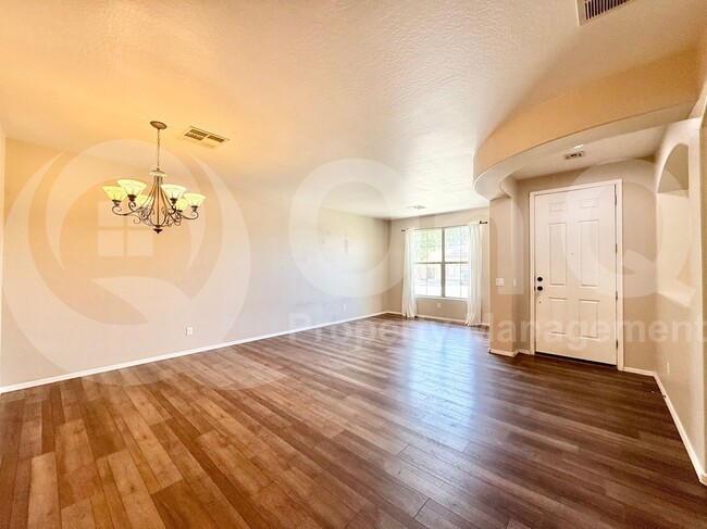 Building Photo - 2849 E Fandango Dr