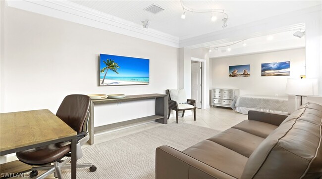 Building Photo - 877 7th St S