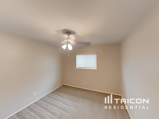 Building Photo - 4621 Tarry Dr