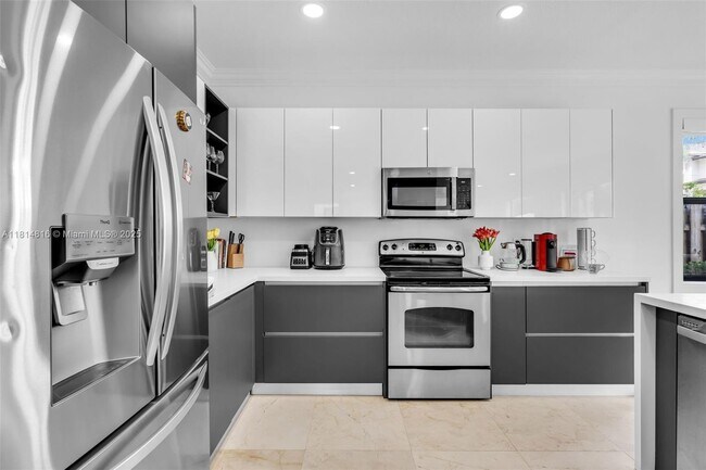 Building Photo - 11465 NW 88th Ln