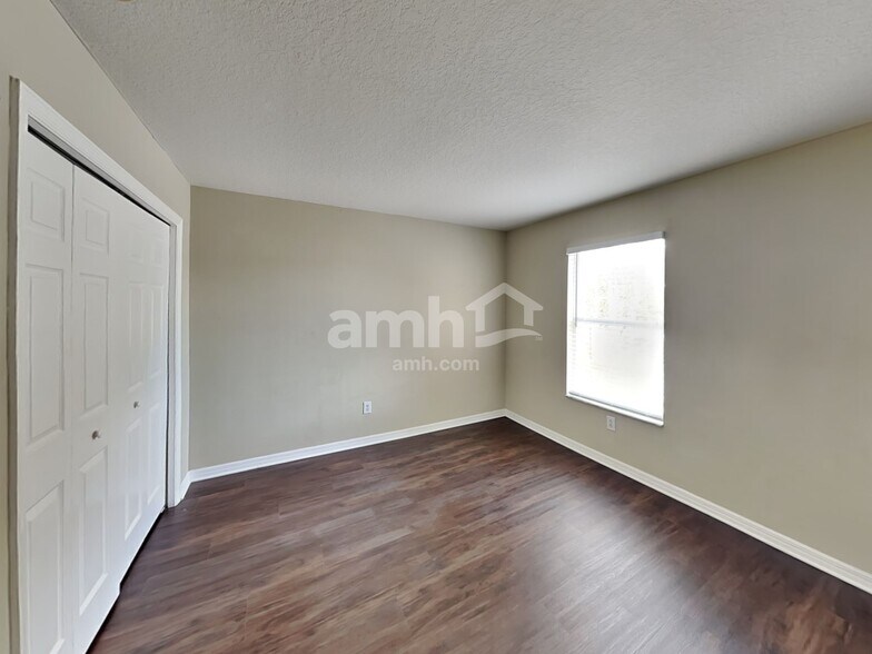 Building Photo - 12109 Tree Haven Ave