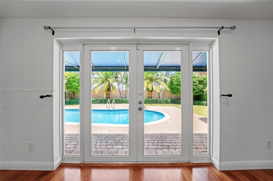 Building Photo - 12730 Ixora Rd