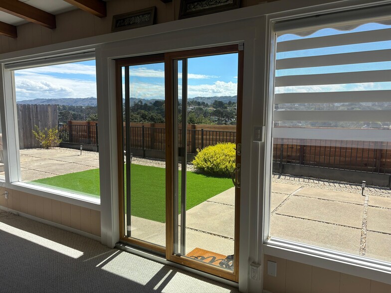 Building Photo - 1000 Portola Dr