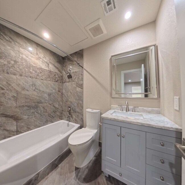 Building Photo - Highly Remodeled | 2nd Floor | Storage Room